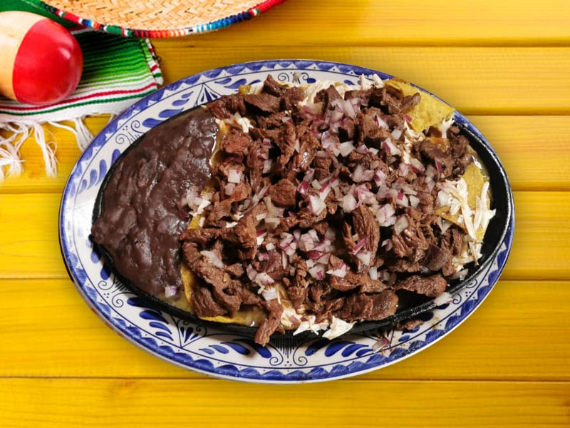 Chilaquiles con Arrachera